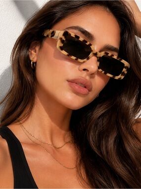 🕶️ Trendy Y2K Tortoise Shell Rectangular Sunglasses